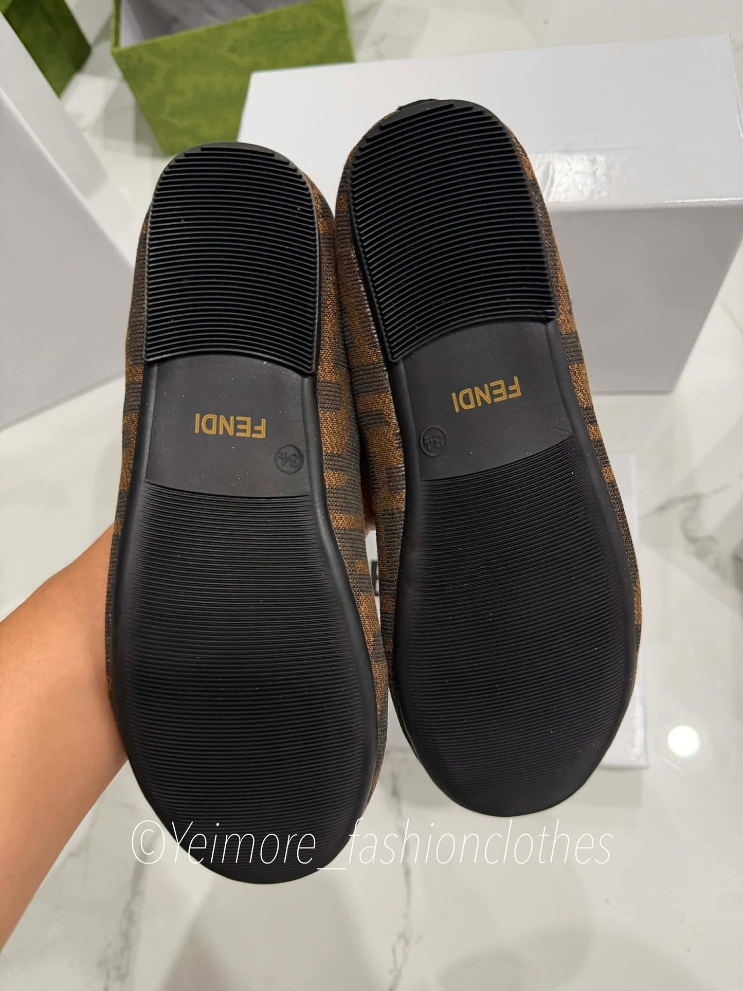 Girls flat ballet mirror quality shoes. (box included)