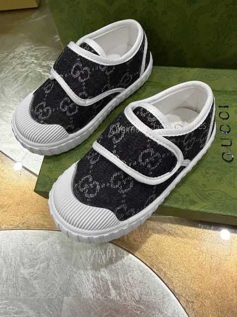 Shoes (Excellent quality in box)