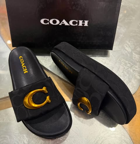 Sandals great quality include box