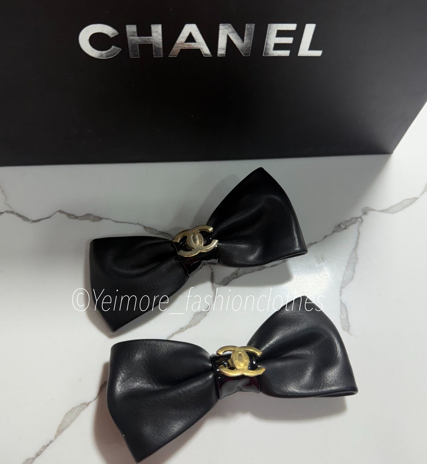 Pair of bows