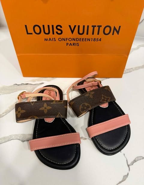 Sandals (No box, no dust bag)