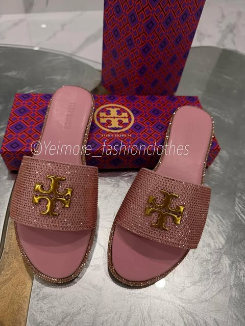 Sandals good quality in box