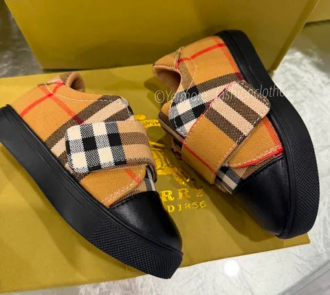 Shoes (Excellent quality in box)