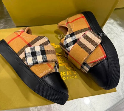 Shoes (Excellent quality in box)