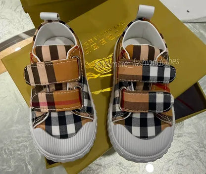 Shoes (Excellent quality in box)