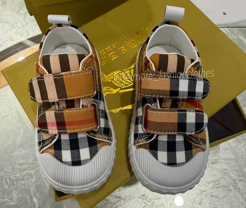 Shoes (Excellent quality in box)