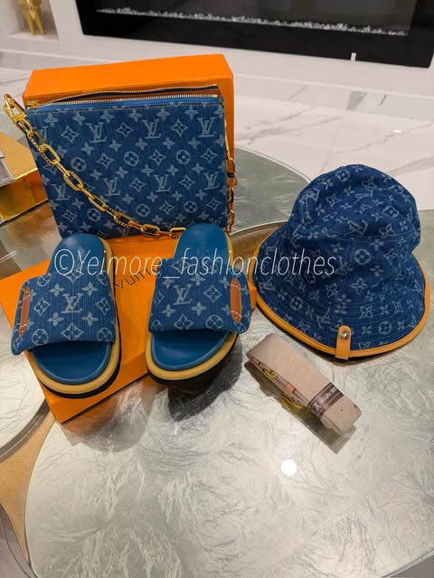 Sandals great quality in box (Sandals only)