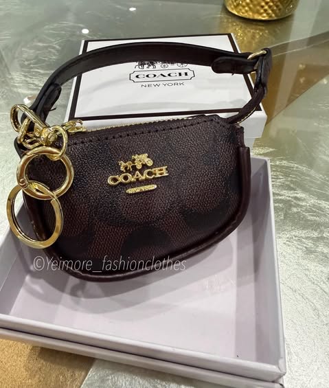 Mini keychain coin bag, credit card holder or mini baby girl purse (With box)