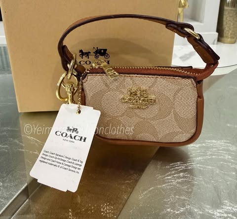 Mini keychain coin bag, credit card holder or mini baby girl purse (With box)