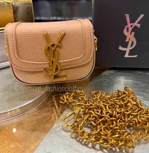 Purse great quality (with box, includes chain)