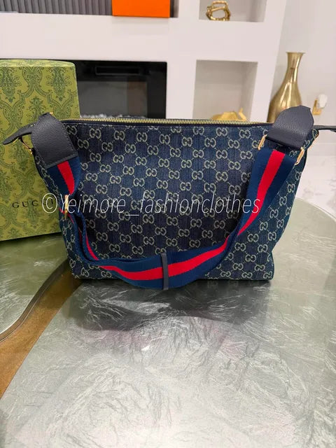 Purse great quality (Includes dust bag only no box)