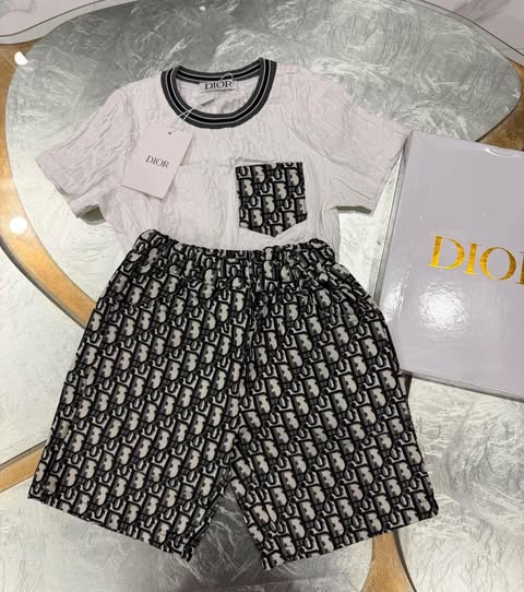 Two-piece unisex outfit