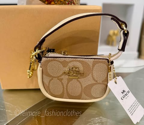 Mini keychain coin bag, credit card holder or mini baby girl purse (With box)