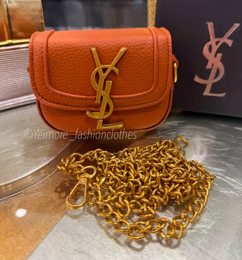 Purse great quality (with box, includes chain)