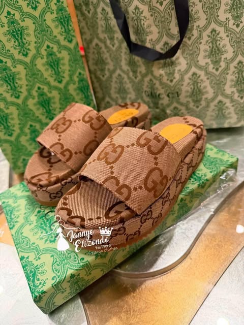 Sandals great quality include box