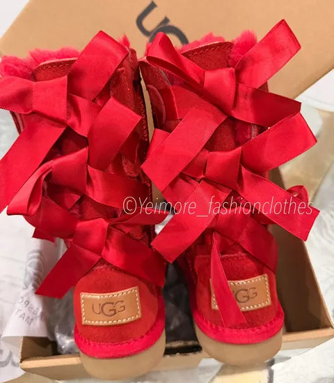 Beautiful UGG-style boots for kids featuring multiple satin bows and a soft, cozy lining. Perfect for adding a cute and stylish touch to any outfit.