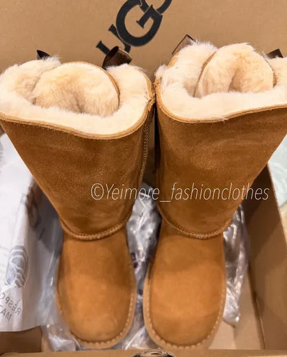 Beautiful UGG-style boots for girls, featuring multiple satin bows and a soft, cozy lining. Perfect for adding a cute and stylish touch to any outfit.