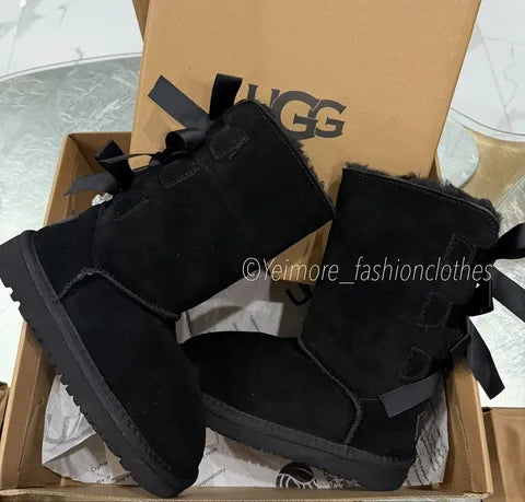 Beautiful UGG-style boots for kids featuring multiple satin bows and a soft, cozy lining. Perfect for adding a cute and stylish touch to any outfit.
