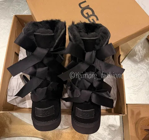 Beautiful UGG-style boots for kids featuring multiple satin bows and a soft, cozy lining. Perfect for adding a cute and stylish touch to any outfit.