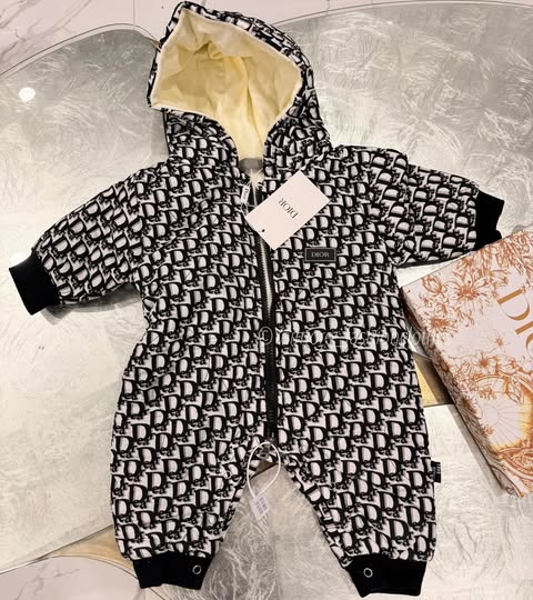 Unisex Baby Padded Hooded Romper (With Tags Unisex)