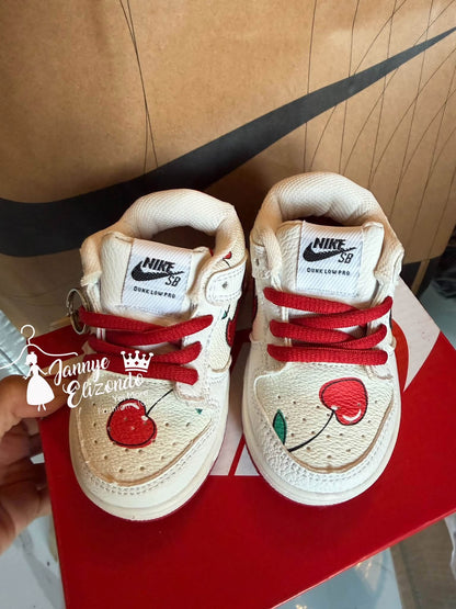 Includes box.  Children’s sneakers with an embroidered logo detail on the back. ✨