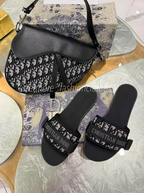 Sandals great quality include box (SANDALS ONLY)