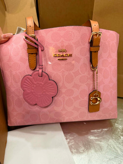 NEW ARRIVAL! Purse great quality in box