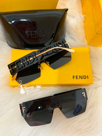 Sunglasses (It comes in a box and with its case)