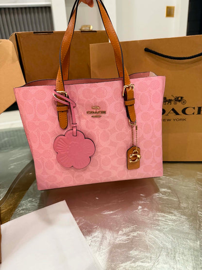 NEW ARRIVAL! Purse great quality in box