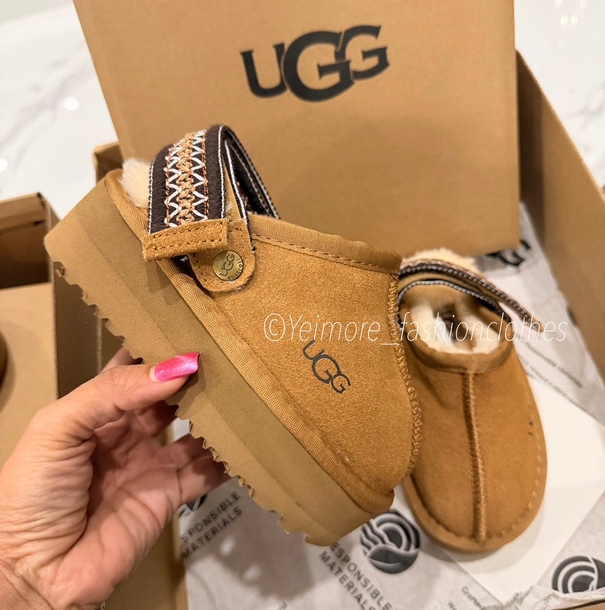 Kids’ Velcro UGG Slippers (includes box )