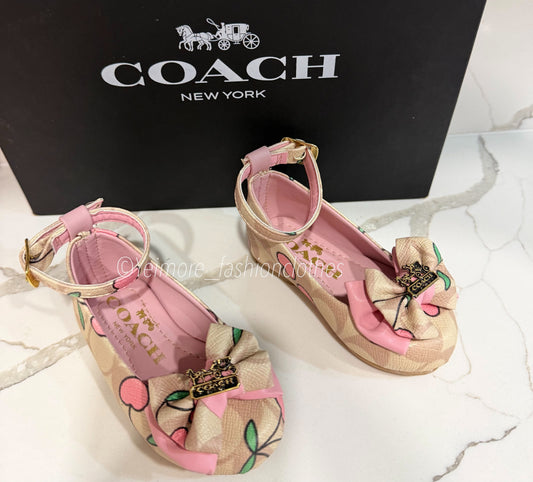 Baby shoes ( only shoes )