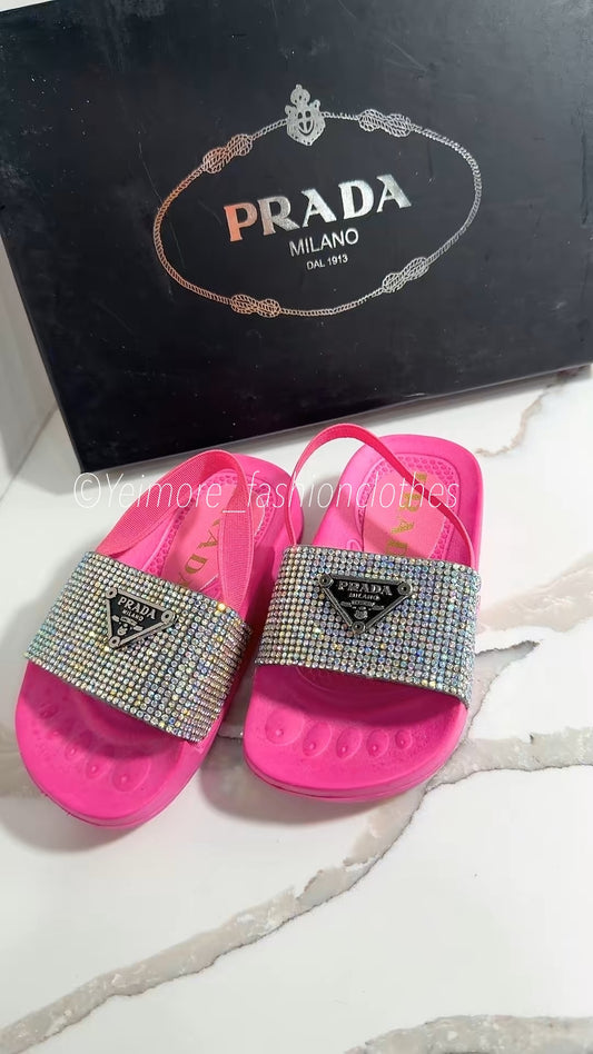 Girl sandals ( no box )