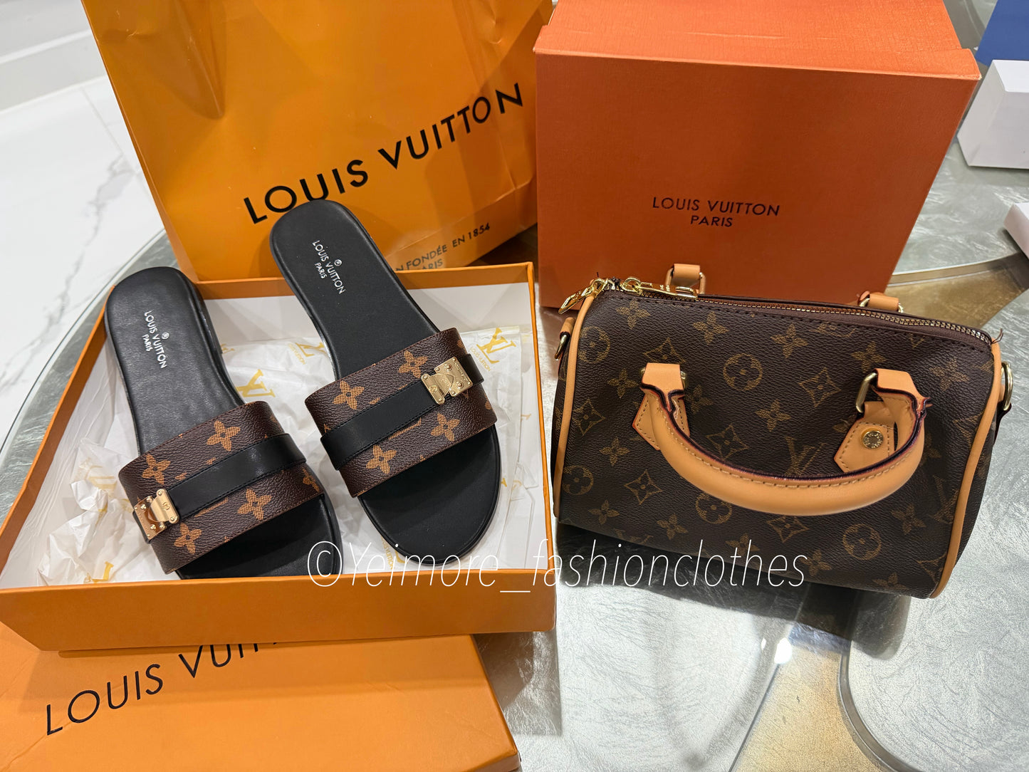 Sandals great quality include box (SANDALS ONLY)