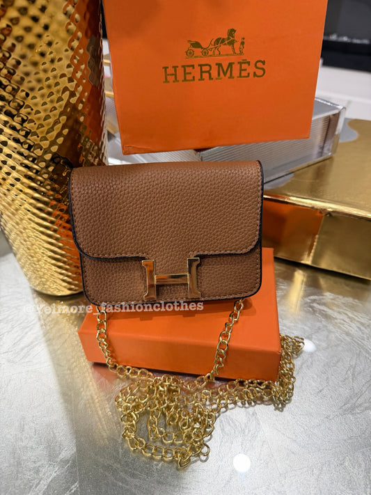 Mini Designer-Inspired Chain Bag – Includes Box