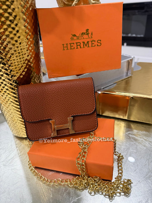 Mini Designer-Inspired Chain Bag – Includes Box