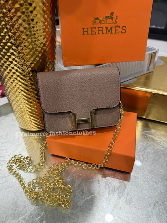 Mini Designer-Inspired Chain Bag – Includes Box